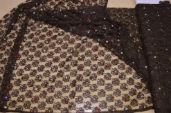 PIZZO MARRONE CON FIORELLINI