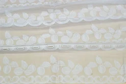 TENDINO BIANCO RICAMATO CON FANTASIA FRUTTA