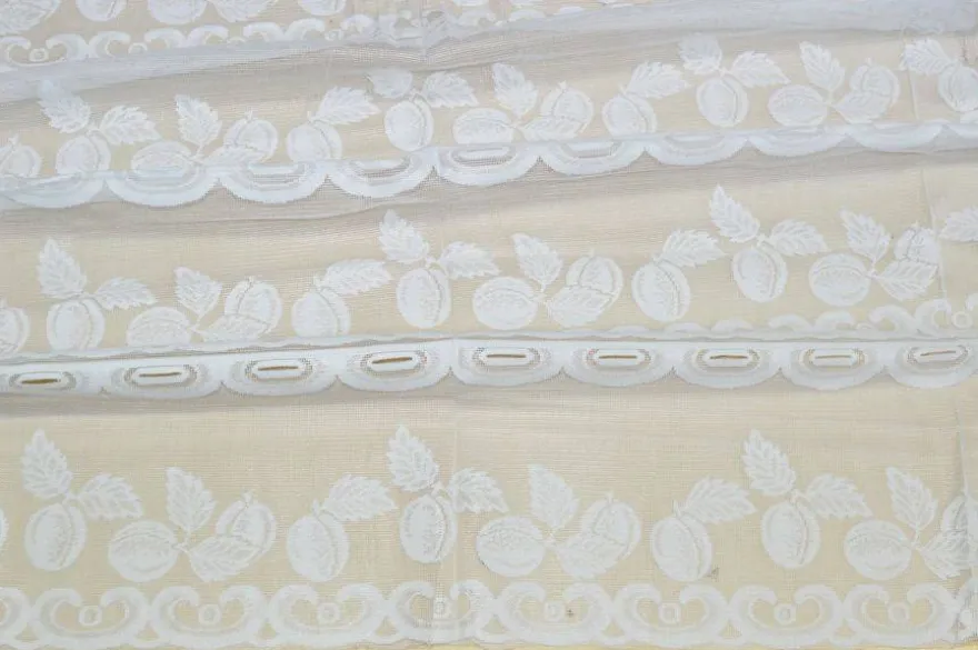 TENDINO BIANCO RICAMATO CON FANTASIA FRUTTA