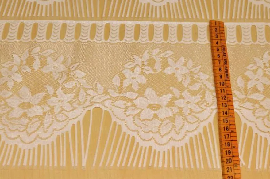 TENDINO CON RICAMO FLOREALE COLOR ECRU'