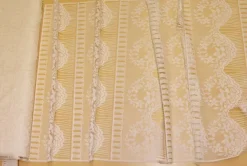 TENDINO CON RICAMO FLOREALE COLOR ECRU'