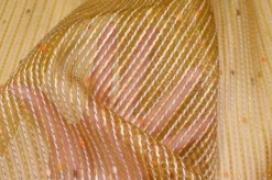 TENDINO FONDO ORGANZA CON RICAMO IN RILIEVO