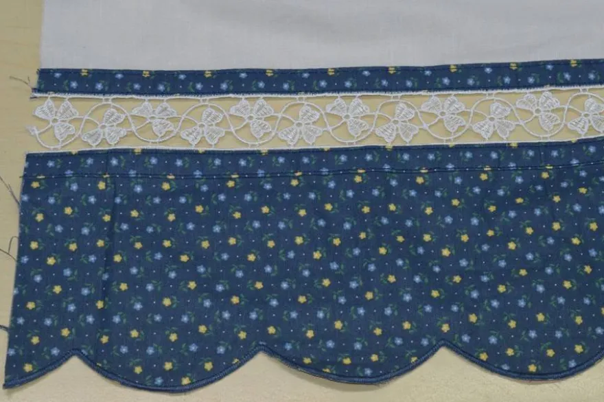 TENDINO TIROLESE BALZA COTONE FIORI BLU ALTEZZA 240