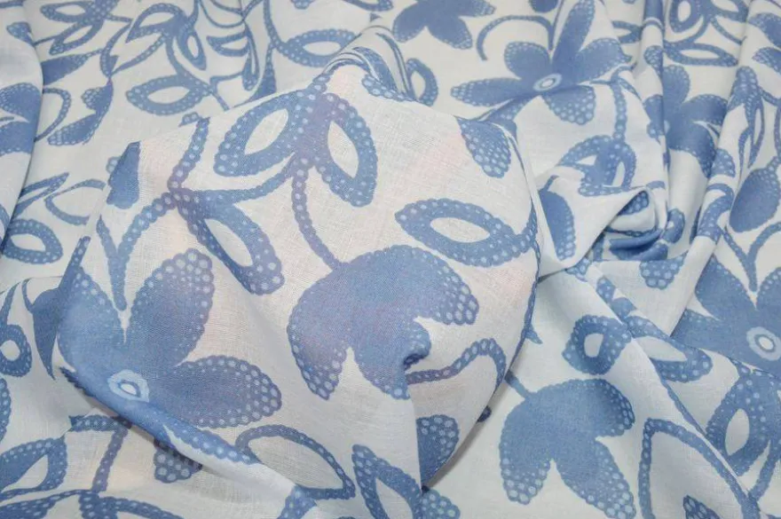 TESSUTO BATISTA PURO COTONE DISEGNO BIANCO E AZZURRO