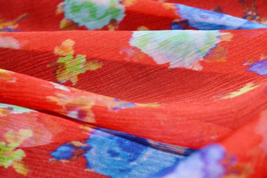 TESSUTO CHIFFON PURA SETA EFFETTO CREPON ROSSO