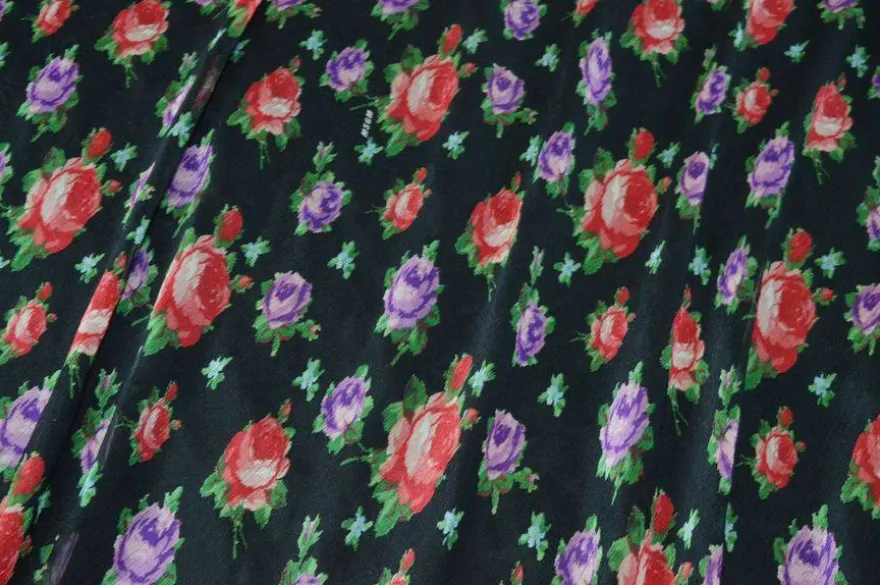 TESSUTO CHIFFON PURA SETA EFFETTO CREPON NERO