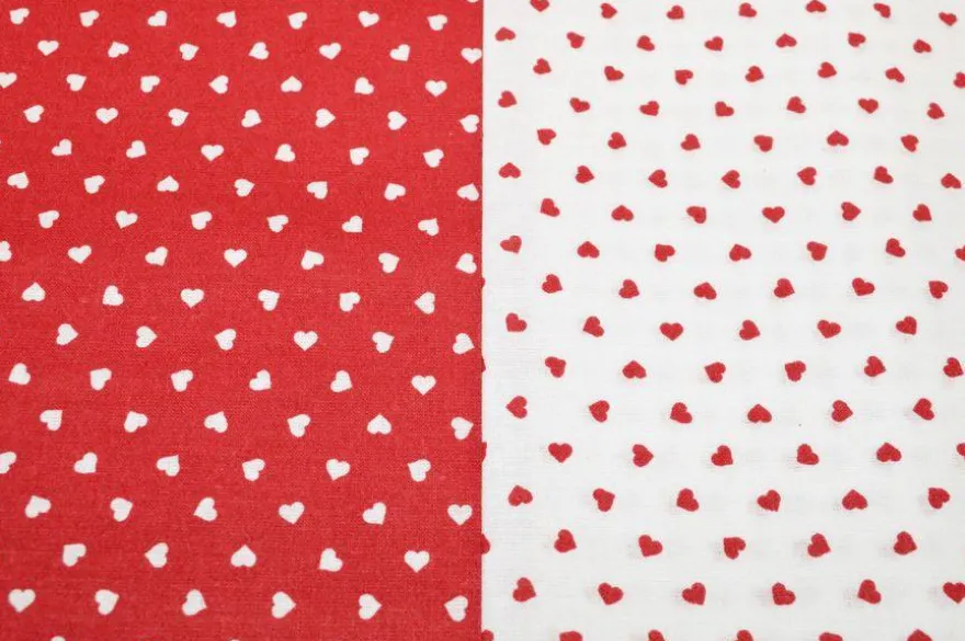 TESSUTO COTONE CUORICINI ROSSO