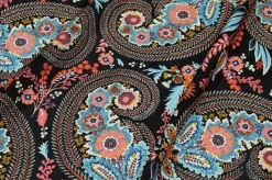 TESSUTO CREPE DE CHINE DISEGNO CASHMERE FONDO NERO