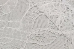 TESSUTO PIZZO CHANTILLY FANTASIA TRECCIA