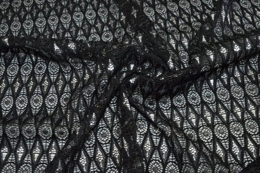 TESSUTO PIZZO ROMBI NERO CON APPLICAZIONI ARGENTO