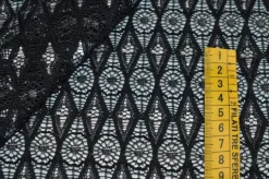 TESSUTO PIZZO ROMBI NERO CON APPLICAZIONI ARGENTO