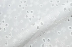 TESSUTO PIZZO SAN GALLO PURO COTONE RICAMO MARGHERITA BIANCO