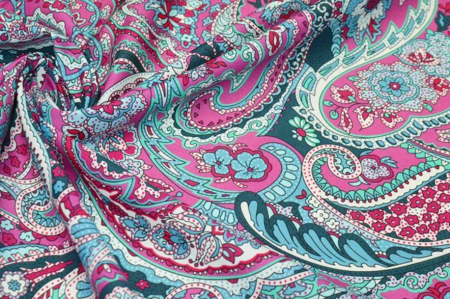 TESSUTO POPELINE PURO COTONE FANTASIA CASHMERE FUCSIA