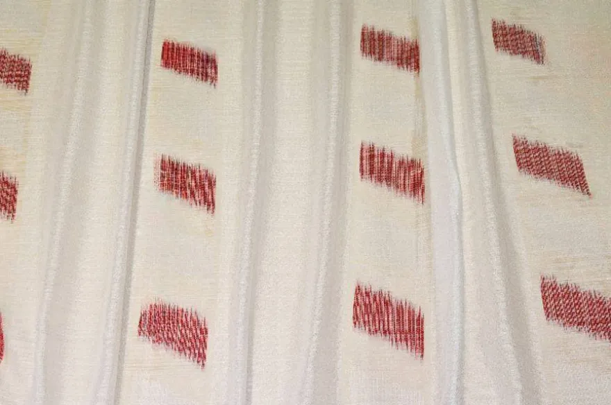 TESSUTO TENDA CON RICAMO ROSSO