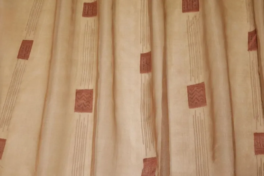 TESSUTO TENDA ORGANZA BEIGE CON RICAMO GEOMETRICO