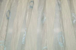 TESSUTO TENDA ORGANZA CON APPLICAZIONI AZZURRE