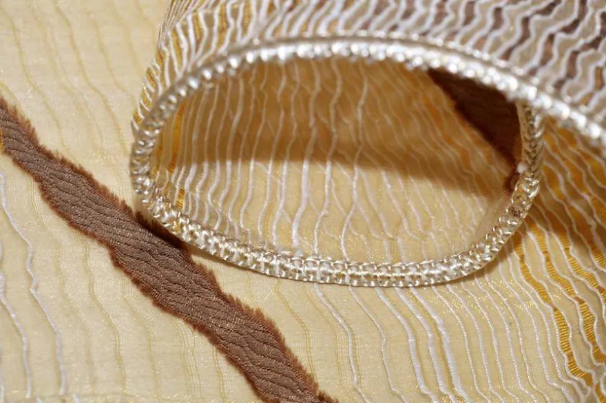 TESSUTO TENDA ORGANZA DISEGNO ONDA OCRA MARRONE