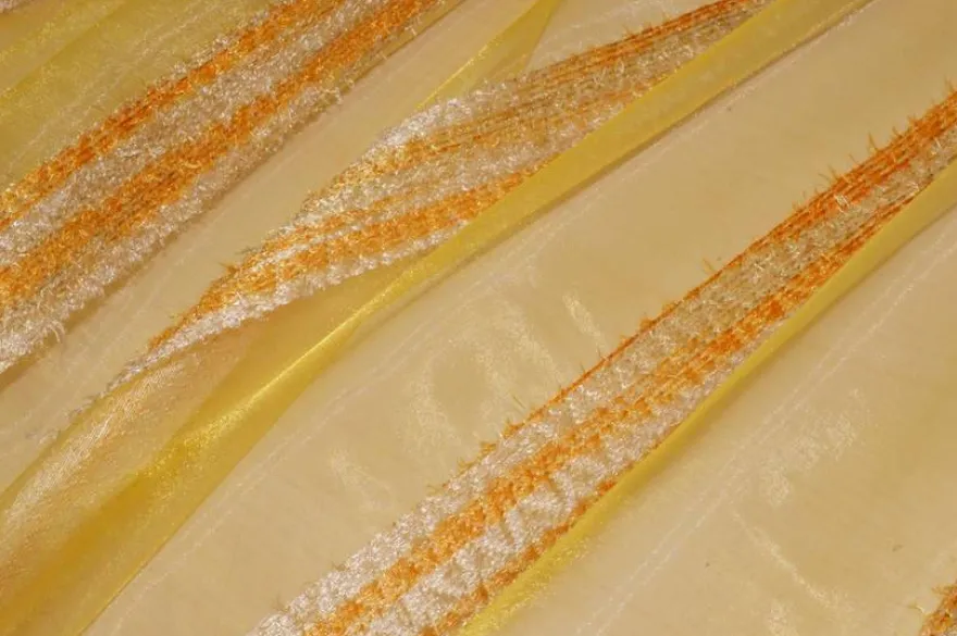 TESSUTO TENDA ORGANZA GIALLO/ARANCIO CON FASCE EFFETTO CINIGLIA