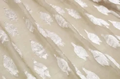 TESSUTO TENDA ORGANZA STROPICCIATA AVORIO APPLICAZIONI