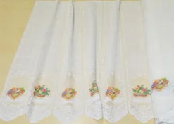 TESSUTO TENDA RICAMATA CON DISEGNO VASO FIORI