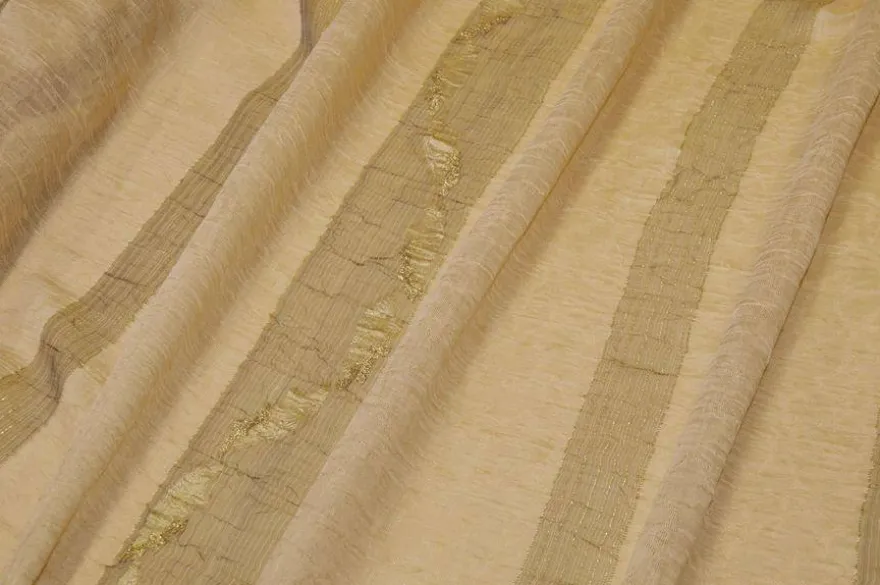 TESSUTO TENDA STROPICCIATO ORO CON APPLICAZIONI