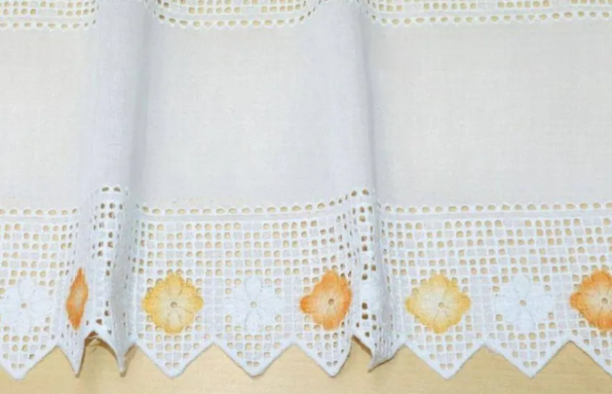 TESSUTO TENDINO CON INCASSI PIZZO FIORELLINO GIALLO