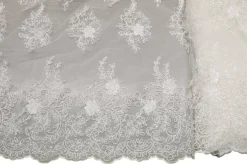 TESSUTO TULLE RICAMATO CON PAILLETTES