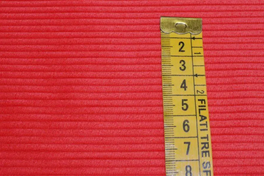 TESSUTO VELLUTO A COSTE 500 RIGHE ROSSO