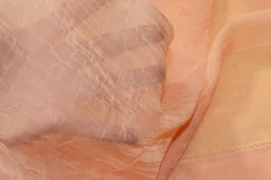 TESSUTO VELO STROPICCIATO SALMONE ACCESO